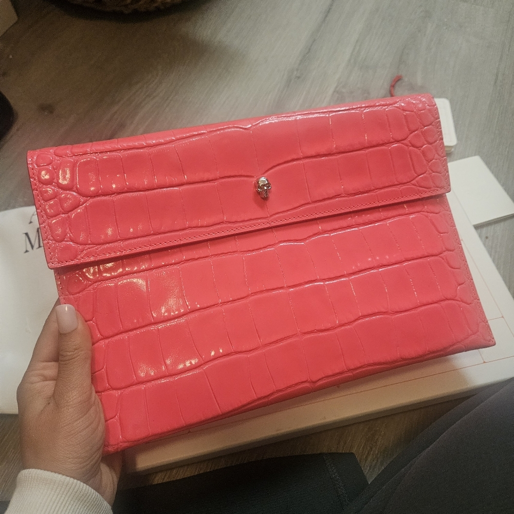 Alexander McQueen Pink Skull Envelope Pouch Clutch Large NEW WITH TAGS